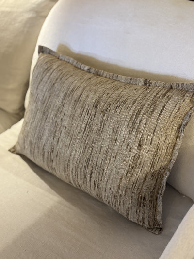 ELYNA2. SLUB WEAVE. SILK. CREAM.60X40CM CUSHION.