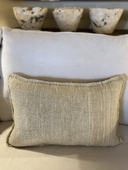 LINA2. NATURAL SILK SKIN. CREAM. 60 X 40CM CUSHIONS.